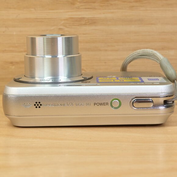 Vintage Sony Cyber-shot DSC-N1 Digital Camera / 8.1MP / 3X Optical Zoom / Tested - Picture 6 of 9